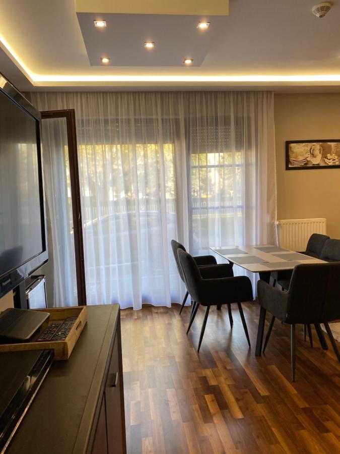 B-Home Resort Zamárdi Buitenkant foto